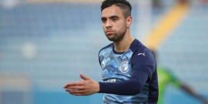 محمد الشيبي لاعب بيراميدز يتجنب مصافحة لاعبي الأهلي «فيديو»