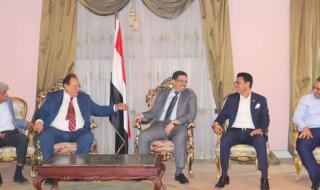 الرئيس علي ناصر محمد يجري اتصالات رفيعة المستوى لتخفيف معاناة اليمنيين في مصر