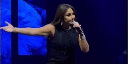 إليسا ترقص على أغنية "سهرنا يا ليل" خلال حفلها بدبي (فيديو صور) - أخبار كلمتك