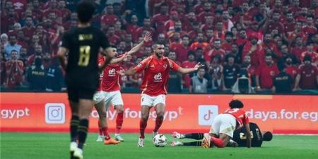 الرياضة -   01:20  - أزمة الألقاب تشعل الصراع بين الأهلي والزمالك قبل السوبر - أخبار كلمتك