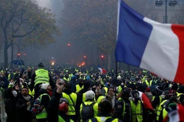 احتجاجات إصلاح نظام التقاعد تفسد رحلات السياح إلى العاصمة باريس