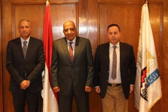وزير قطاع الأعمال يشهد اتفاق تسوية بين النيل لحليج الأقطان والقابضة للتشييد والتعمير
