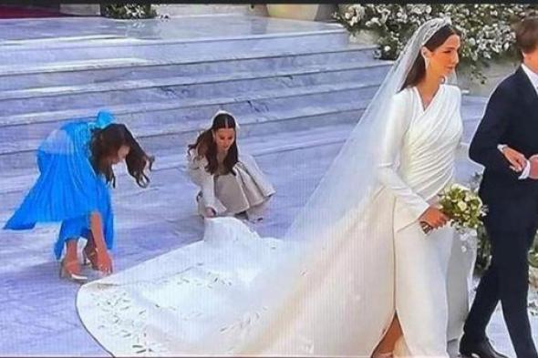 تصرف يخطف القلوب من الأميرتين سلمي وإيمان في حفل زفاف ولي العهد الأردني (صور)