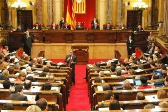 انسحاب نواب في برلمان كتالونيا بإسبانيا من جلسة عامة احتجاجا على بيان يدعم إسرائيل