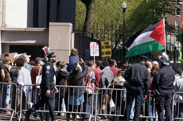 طلاب بجامعة شيكاغو يقتحمون كلية العلوم السياسية احتجاجا على علاقتها بإسرائيل