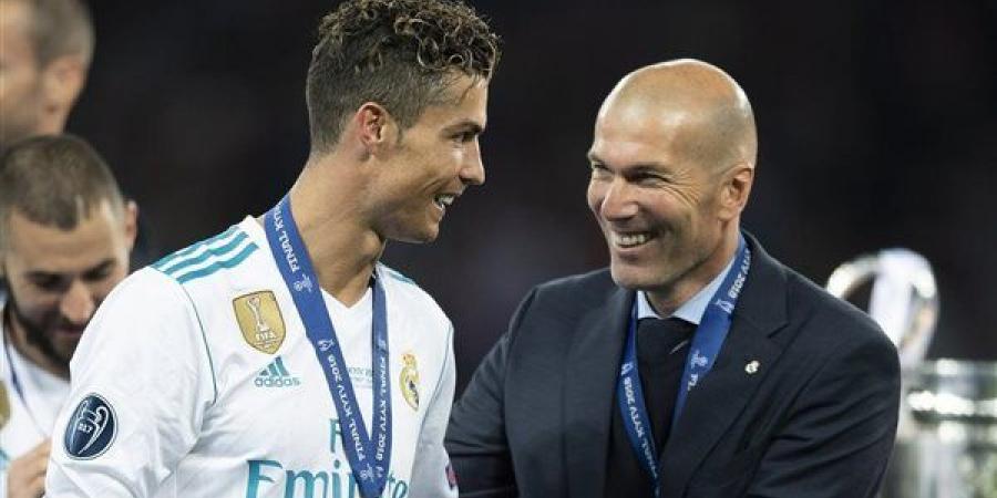 أسطورة ريال مدريد يختار الأفضل بين رونالدو وزيدان في تاريخ النادي - أخبار كلمتك