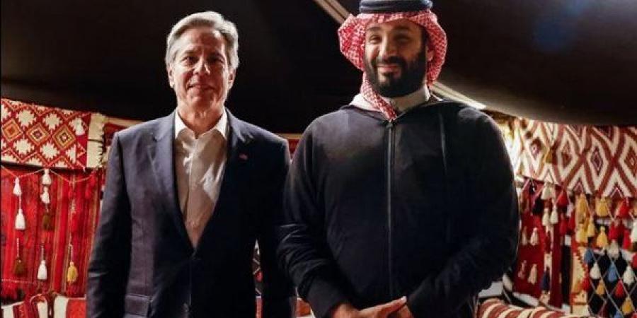 ترك بلينكن ينتظره ساعات ويحمل 50 هاتفا غير قابل للتتبع، أسرار عن محمد بن سلمان - أخبار كلمتك