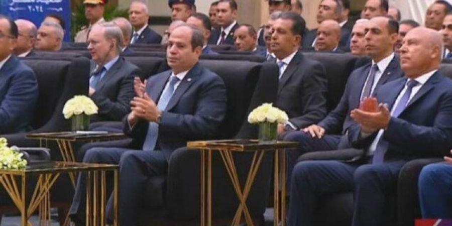 الرئيس السيسي: ما تم إنجازه هو جهد الدولة المصرية ووزارة النقل.. وسنكمل مبادرة تحيا مصر في بقية القرى - أخبار كلمتك