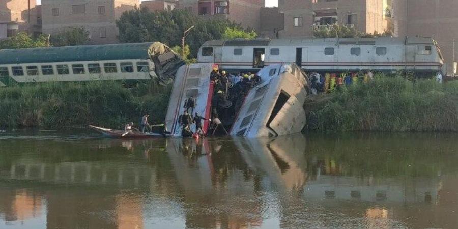 محافظ أسوان يُتابع حالة 10 مصابين في حادث قطار النوم بالمنيا - أخبار كلمتك