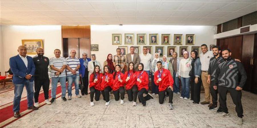 الخطيب يُكرم لاعبي الأهلي بعد إنجازهم مع منتخب الكاراتيه ببطولة العالم - أخبار كلمتك