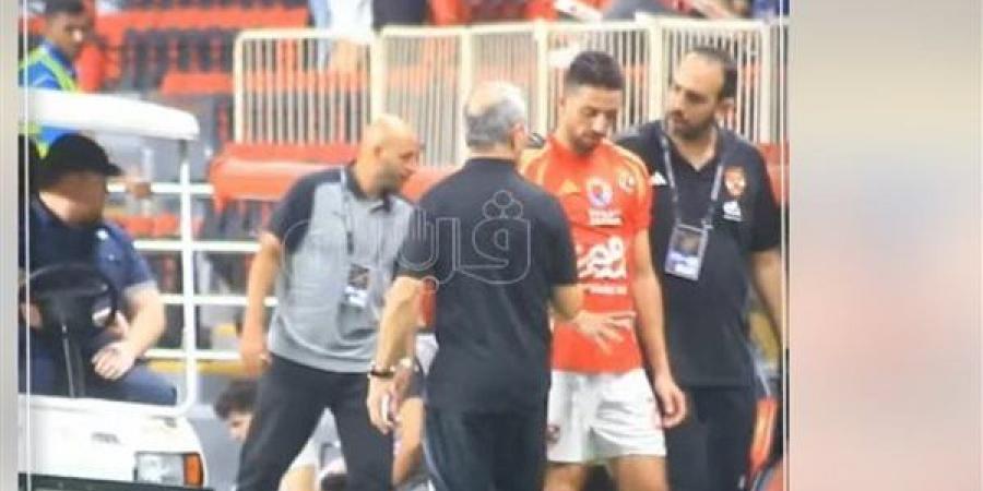 رد فعل طاهر وبيرسي تاو بعد استبدالهما أمام سيراميكا كليوباترا (فيديو) - أخبار كلمتك